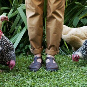 Aurora Shoe Co. Brown Leather T-Strap Mary Jane Comfort Women’s 10 Vibram sole